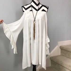 ❤️1 SMALL❤️Ivory Off the Shoulder Dress